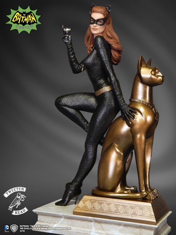 main photo of Catwoman Maquette Diorama