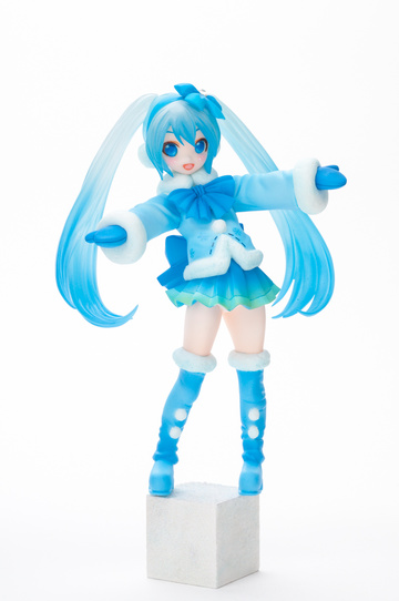 main photo of Hatsune Miku Snow 2012 Fluffy Coat Ver.