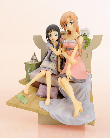 main photo of Asuna & Yui Vignette Figure