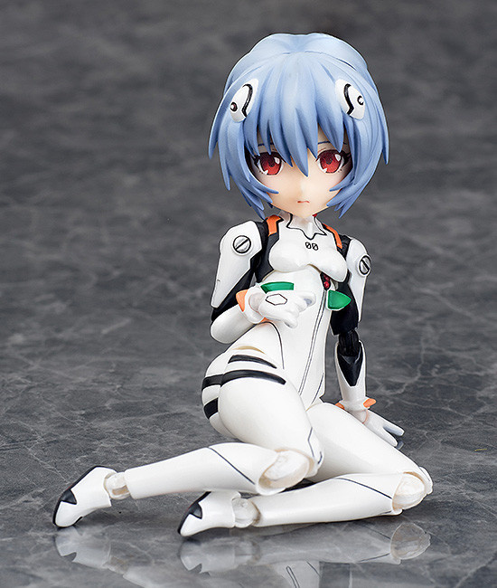 Parfom Ayanami Rei.